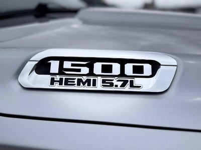 2019 RAM 1500 Laramie 4x4 Quad Cab 140.5 in. WB