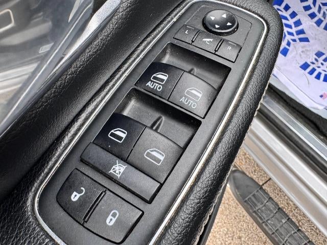 2019 RAM 1500 Laramie 4x4 Quad Cab 140.5 in. WB
