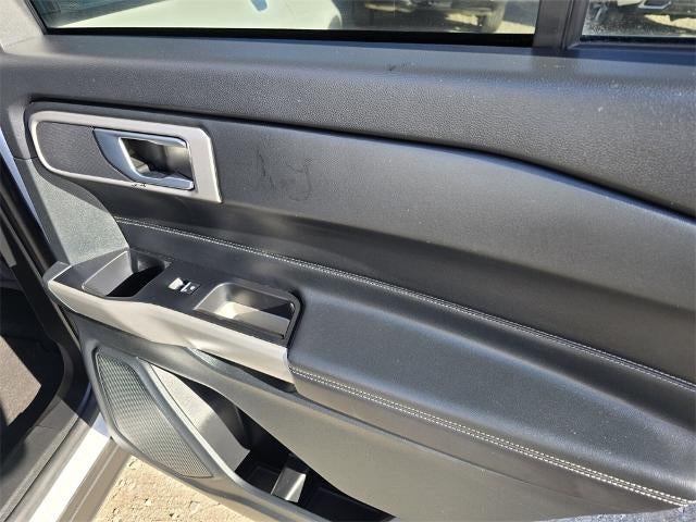 2024 Ford Explorer XLT 4x2