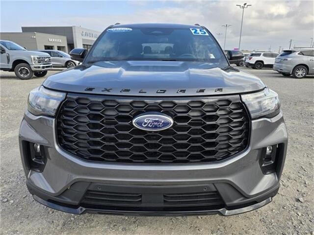2025 Ford Explorer ST-Line 4x4