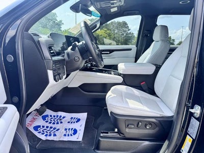 2025 Chevrolet Suburban Premier 4x4