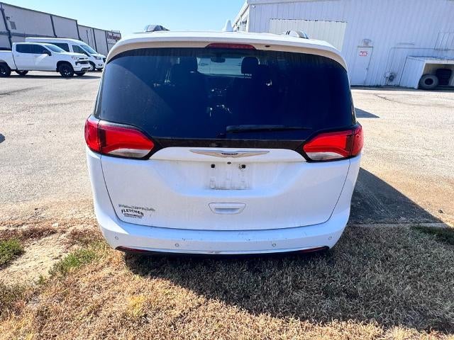 2020 Chrysler Pacifica Touring L Front-wheel Drive Passenger Van