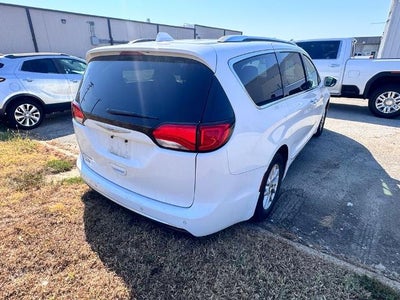 2020 Chrysler Pacifica Touring L Front-wheel Drive Passenger Van