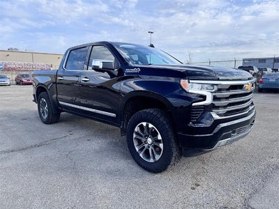 2025 Chevrolet Silverado 1500 High Country 4x4 Crew Cab 5.75 ft. box 147.4 in. WB