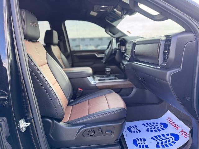 2025 Chevrolet Silverado 1500 High Country 4x4 Crew Cab 5.75 ft. box 147.4 in. WB