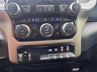 2022 RAM 3500 Laramie 4x4 Crew Cab 8 ft. box 169.5 in. WB