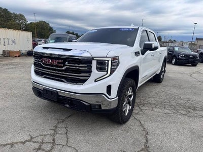 2023 GMC Sierra 1500 SLT 4x4 Crew Cab 5.75 ft. box 147.4 in. WB
