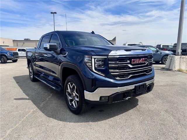 2022 GMC Sierra 1500 SLT 4x4 Crew Cab 5.75 ft. box 147.4 in. WB