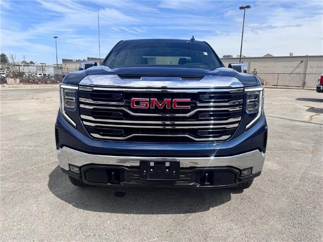 2022 GMC Sierra 1500 SLT 4x4 Crew Cab 5.75 ft. box 147.4 in. WB