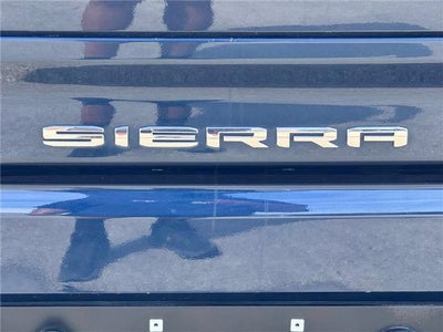 2022 GMC Sierra 1500 SLT 4x4 Crew Cab 5.75 ft. box 147.4 in. WB