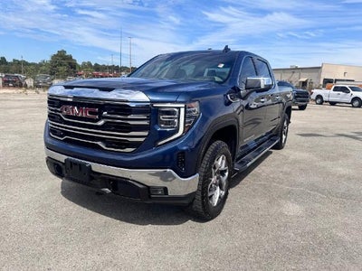 2022 GMC Sierra 1500 SLT 4x4 Crew Cab 5.75 ft. box 147.4 in. WB