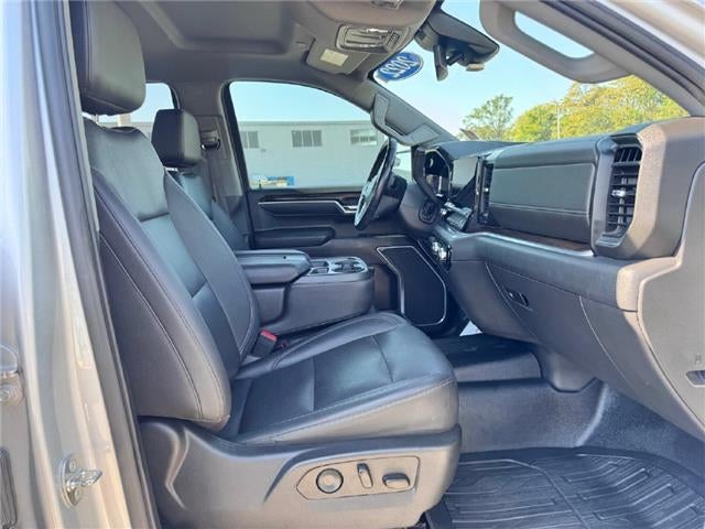 2022 GMC Sierra 1500 SLT 4x4 Crew Cab 5.75 ft. box 147.4 in. WB