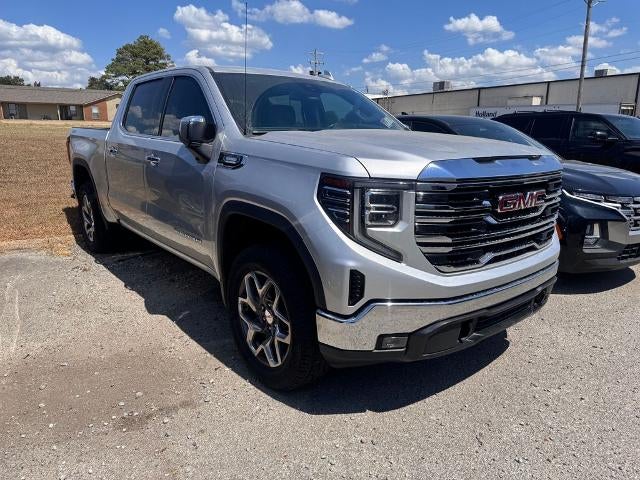 2022 GMC Sierra 1500 SLT 4x4 Crew Cab 5.75 ft. box 147.4 in. WB