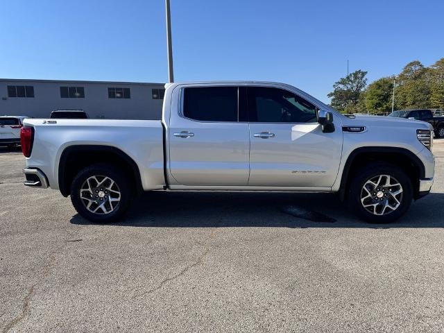 2022 GMC Sierra 1500 SLT 4x4 Crew Cab 5.75 ft. box 147.4 in. WB