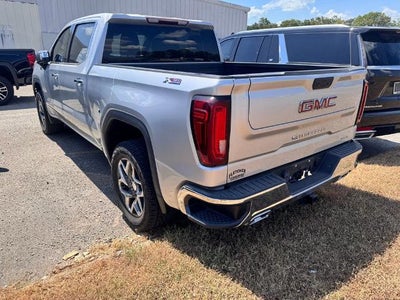 2022 GMC Sierra 1500 SLT 4x4 Crew Cab 5.75 ft. box 147.4 in. WB