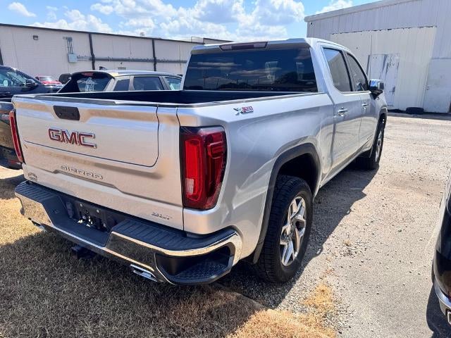 2022 GMC Sierra 1500 SLT 4x4 Crew Cab 5.75 ft. box 147.4 in. WB