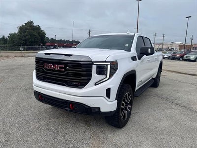 2023 GMC Sierra 1500 AT4 4x4 Crew Cab 5.75 ft. box 147.4 in. WB