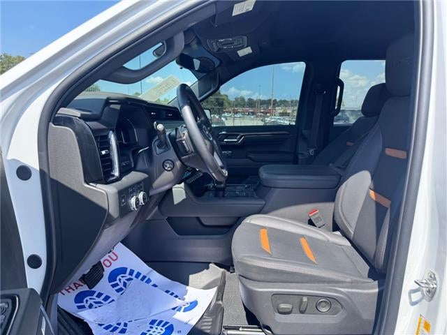 2025 GMC Sierra 1500 AT4 4x4 Crew Cab 5.75 ft. box 147.4 in. WB