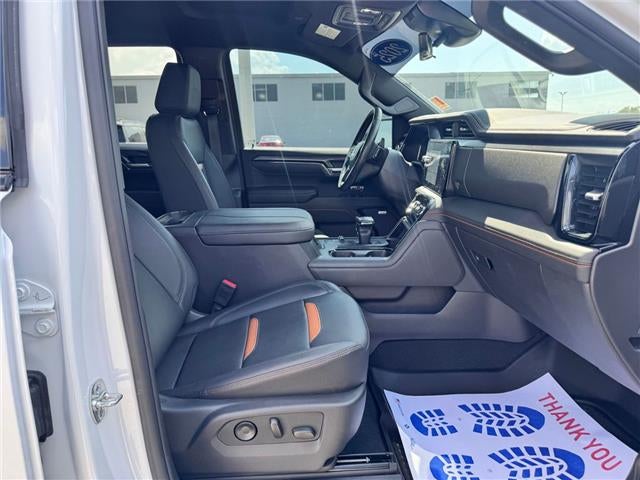 2025 GMC Sierra 1500 AT4 4x4 Crew Cab 5.75 ft. box 147.4 in. WB