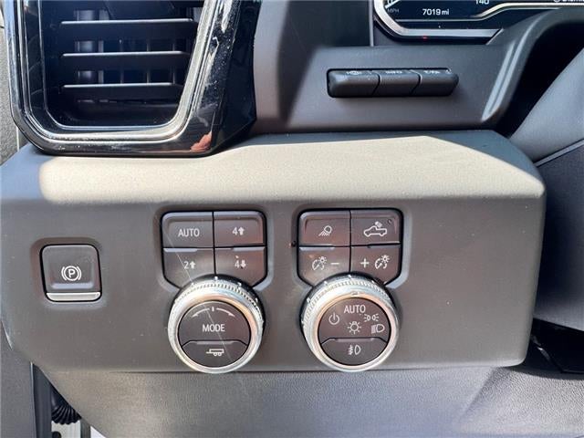 2025 GMC Sierra 1500 AT4 4x4 Crew Cab 5.75 ft. box 147.4 in. WB