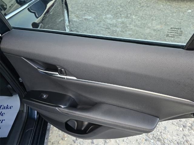 2019 Toyota Camry Hybrid XLE