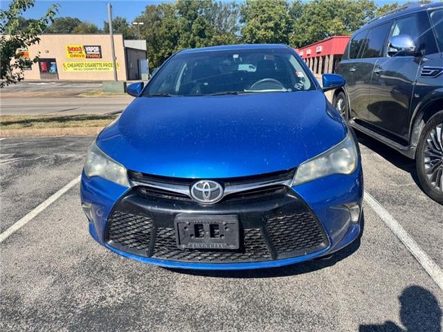 2017 Toyota Camry SE Sedan