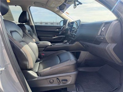 2023 Nissan Pathfinder SL (A9) 4x4