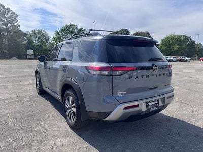 2023 Nissan Pathfinder SL (A9) 4x4