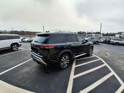2025 Nissan Pathfinder Platinum Front-Wheel Drive