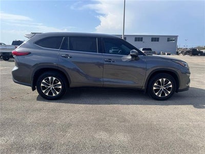 2020 Toyota Highlander XLE All-wheel Drive