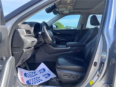 2023 Toyota Highlander XLE Front-Wheel Drive