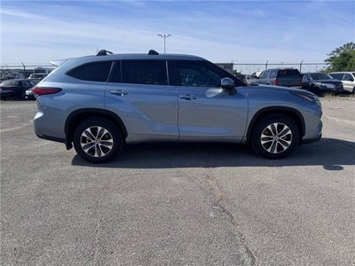2023 Toyota Highlander XLE Front-Wheel Drive
