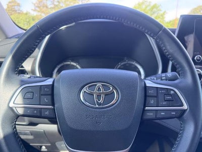 2023 Toyota Highlander XLE Front-Wheel Drive