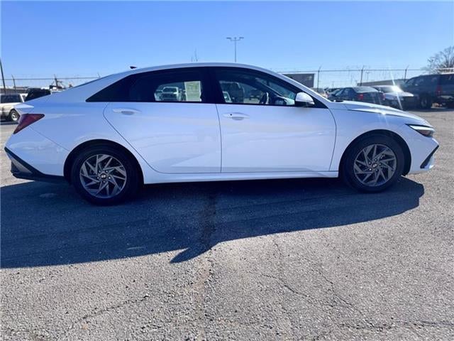 2024 Hyundai Elantra SEL (IVT) Sedan