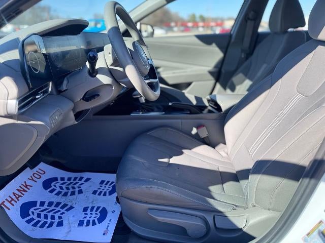 2024 Hyundai Elantra SEL (IVT) Sedan
