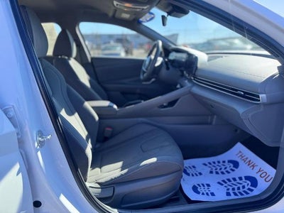 2024 Hyundai Elantra SEL (IVT) Sedan