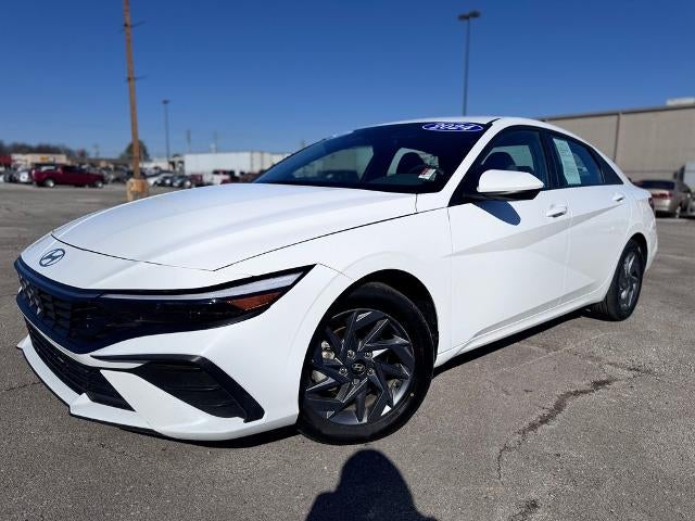 2024 Hyundai Elantra SEL (IVT) Sedan