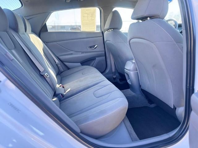 2024 Hyundai Elantra SEL (IVT) Sedan