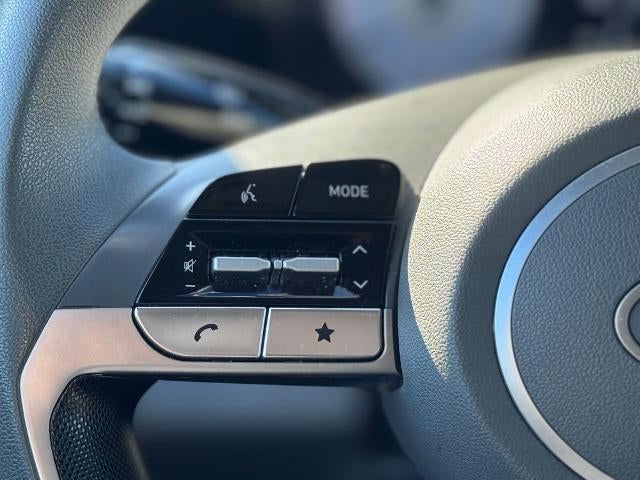 2024 Hyundai Elantra SEL (IVT) Sedan