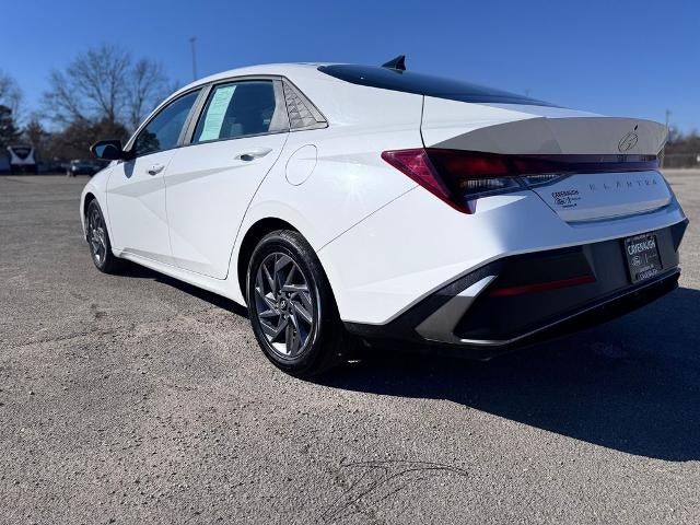 2024 Hyundai Elantra SEL (IVT) Sedan