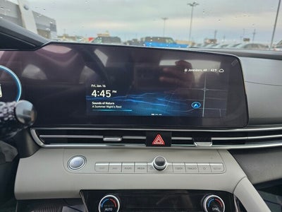 2024 Hyundai Elantra Limited (IVT) Sedan