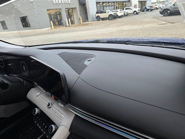 2024 Hyundai Elantra Limited (IVT) Sedan