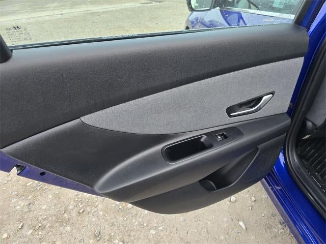 2024 Hyundai Elantra Limited (IVT) Sedan