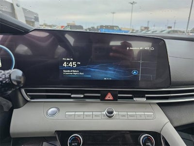 2024 Hyundai Elantra Limited (IVT) Sedan