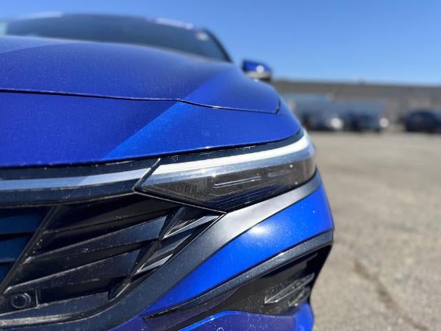 2024 Hyundai Elantra Limited (IVT) Sedan