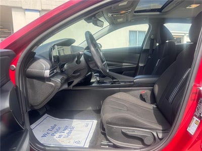 2024 Hyundai Elantra SEL (IVT) Sedan
