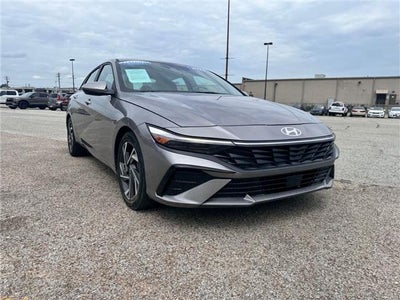2024 Hyundai Elantra SEL (IVT) Sedan