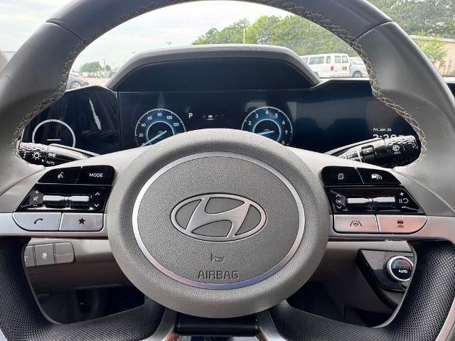 2024 Hyundai Elantra SEL (IVT) Sedan