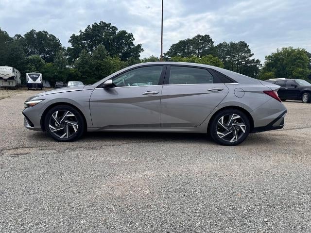 2024 Hyundai Elantra SEL (IVT) Sedan