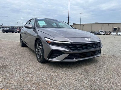 2024 Hyundai Elantra SEL (IVT) Sedan